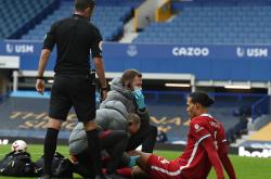 壹号娱乐关于C罗焦点对战，巴特勒与80激战篮网分钟，夺冠胜负难料！全场沸腾不已的信息